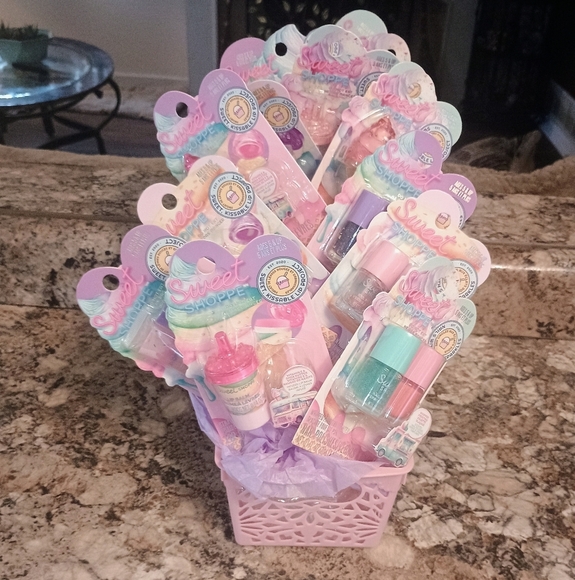 Sweet Shop Lip Gloss makeup child's beauty Set bundle -all new - Picture 1 of 17